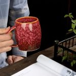 Grand-mug-ceramique-artisanal-a-finition-emaillee-degradee-et-texture-granuleuse-picture-4