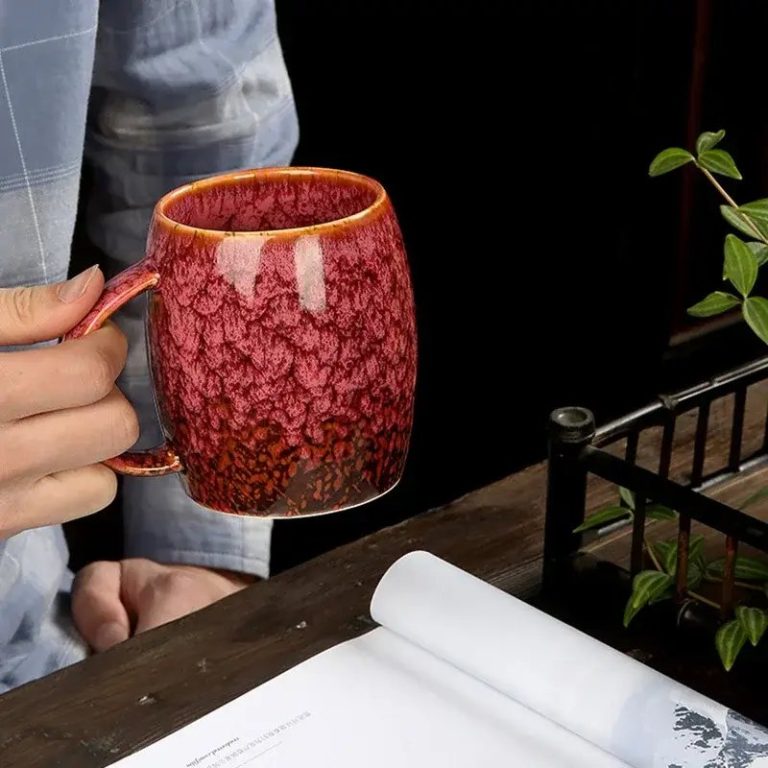 Grand-mug-ceramique-artisanal-a-finition-emaillee-degradee-et-texture-granuleuse-picture-4