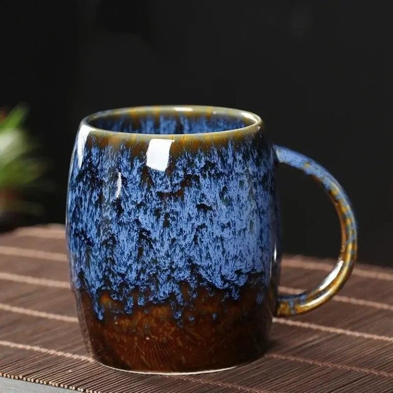 Grand-mug-ceramique-artisanal-a-finition-emaillee-degradee-et-texture-granuleuse-picture-5