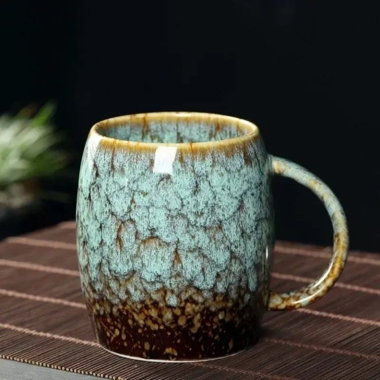 Grand-mug-ceramique-artisanal-a-finition-emaillee-degradee-et-texture-granuleuse-picture-6