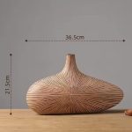 Grand-vase-decoratif-design-en-resine-a-stries-rayonnantes-picture-5