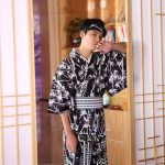 Kimono traditionnel japonais en polyester noir à motifs de bambou blanc avec ceinture obi