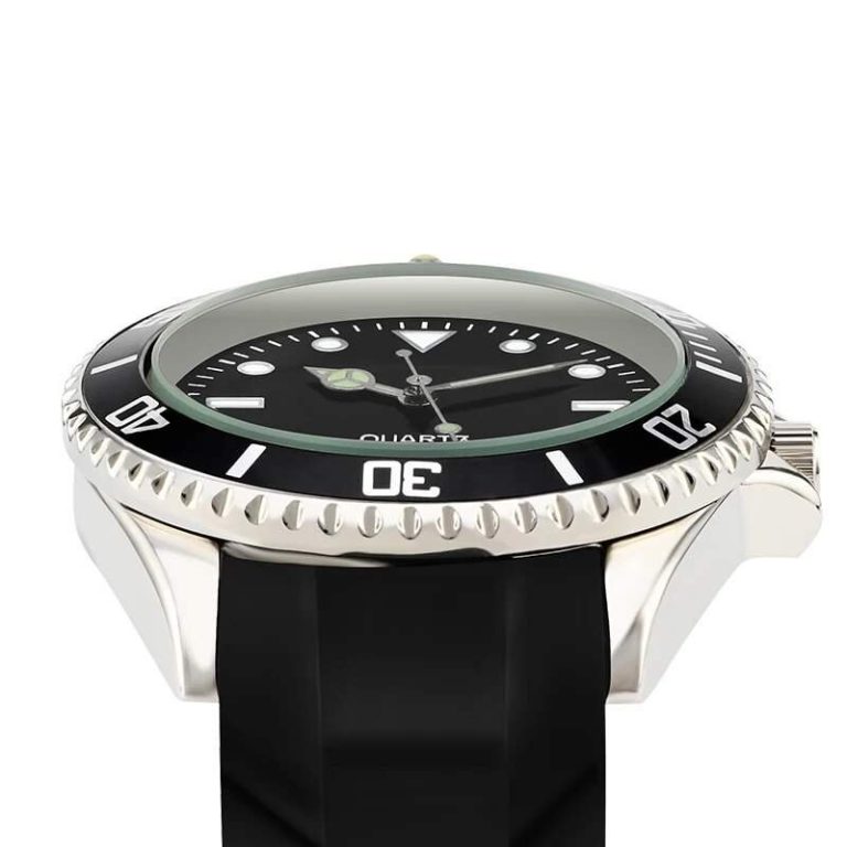 Montre de plongée sous-marine homme avec lunette rotative unidirectionnelle et index luminescents