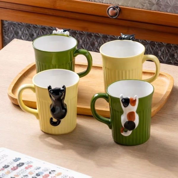Mug chat kawaii en céramique cannelée avec chat en relief 3D accroché au rebord