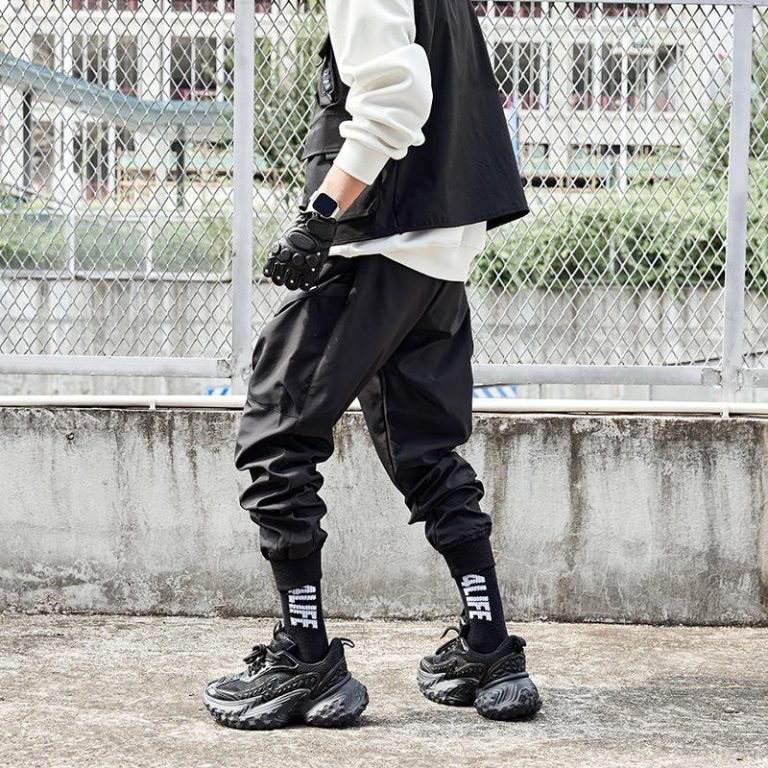 Pantalon-cargo-grande-taille-homme-a-coupe-baggy-et-poches-cargo-picture-4
