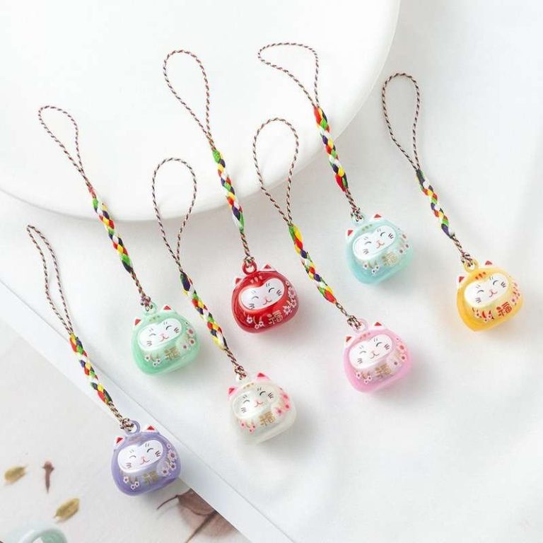 Porte-cles-maneki-neko-en-ceramique-avec-motifs-floraux-dores-et-clochette-metal-picture-8