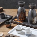 Service-a-sake-traditionnel-pour-quatre-personnes-picture-1