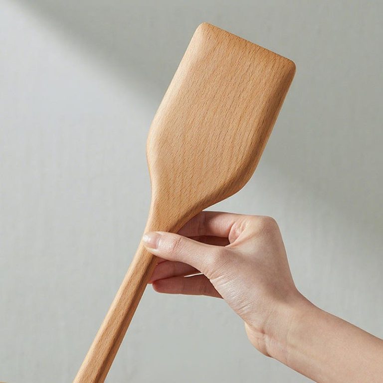 Spatule-en-bois-naturel-a-manche-long-ergonomique-et-trou-de-suspension-ovale-picture-4