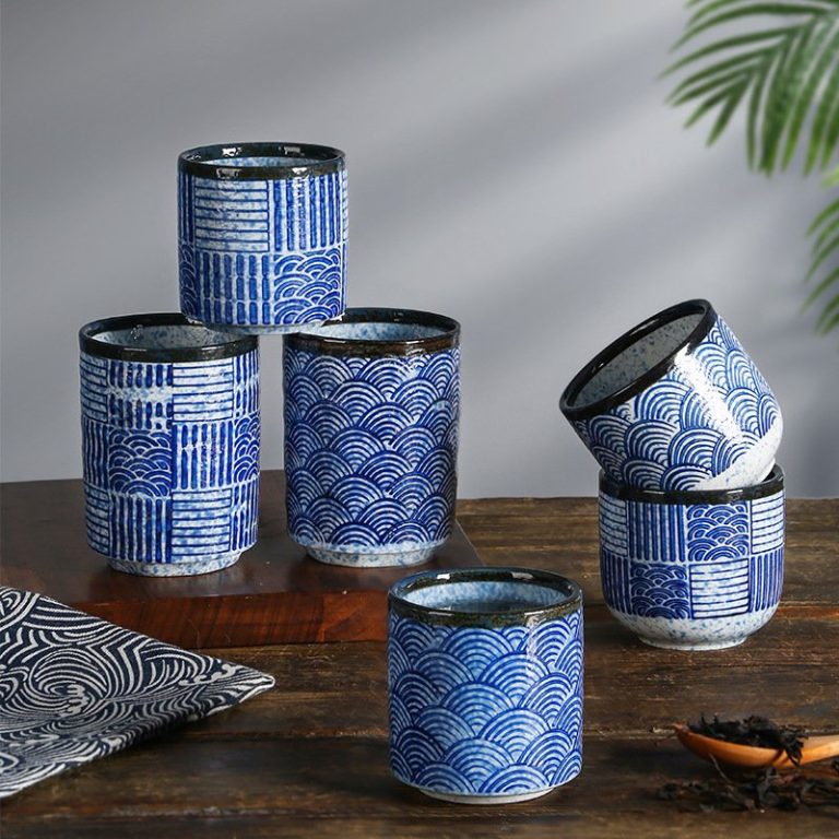 Tasse-a-the-japonaise-en-ceramique-artisanale-a-motifs-de-vagues-et-geometriques-picture-1