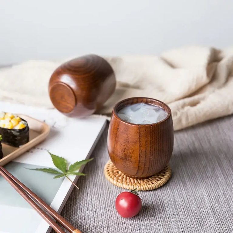 Tasse-en-bois-artisanal-de-jujubier-poli-aux-veines-naturelles-style-traditionne-picture-2