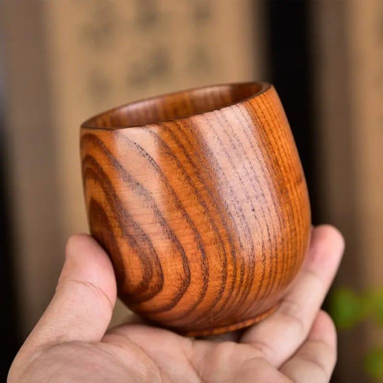 Tasse-en-bois-artisanal-de-jujubier-poli-aux-veines-naturelles-style-traditionne-picture-6