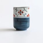 Tasse-japonaise-en-ceramique-a-motifs-floraux-en-relief-et-lisere-dore-picture-12