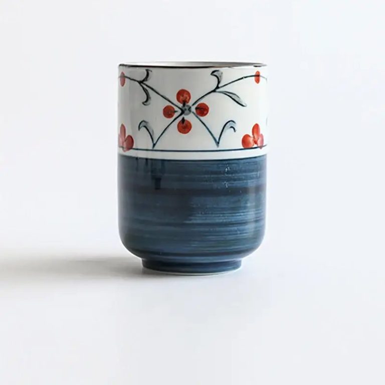 Tasse-japonaise-en-ceramique-a-motifs-floraux-en-relief-et-lisere-dore-picture-12