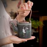 Theiere-japonaise-traditionnelle-en-ceramique-emaillee-a-motif-de-grue-blanche-e-picture-2