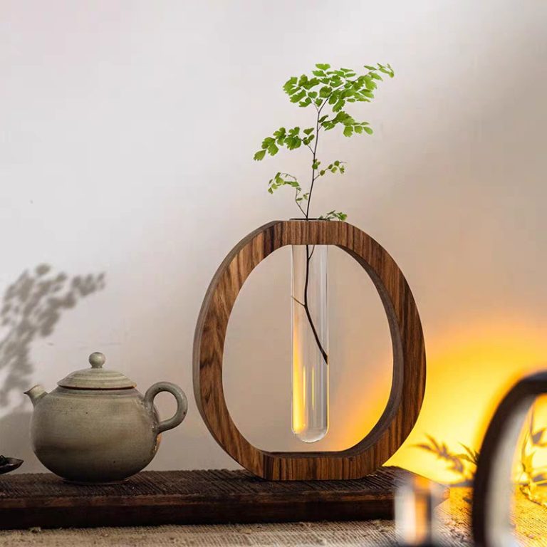 Vase-soliflore-design-en-bois-massif-avec-tube-en-verre-a-poser-ou-fixer-au-mur-picture-2