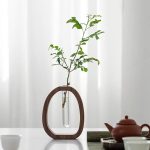 Vase-soliflore-design-en-bois-massif-avec-tube-en-verre-a-poser-ou-fixer-au-mur-picture-4