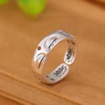 Bague Bouddha en argent ajustable avec cristal et gravure de lotus