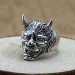 Bague-gothique-argentee-a-motif-de-masque-hannya-avec-cornes-picture-1