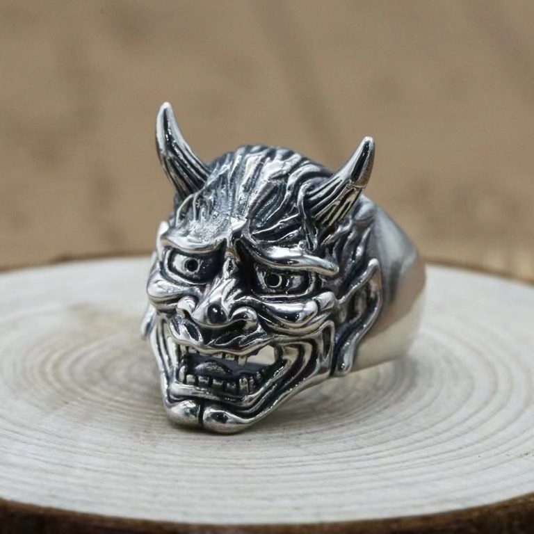 Bague-gothique-argentee-a-motif-de-masque-hannya-avec-cornes-picture-1