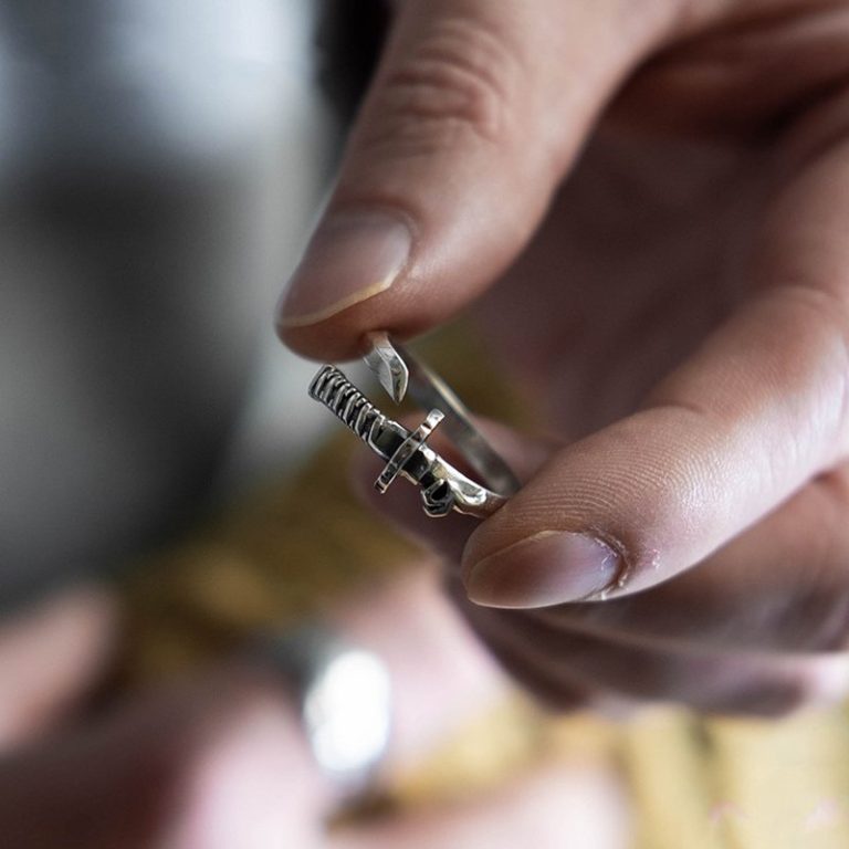 Bague-katana-de-style-japonais-en-metal-argente-ajustable-picture-2