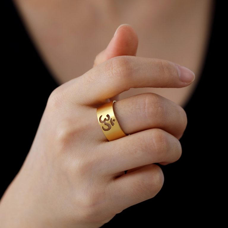 Bague-large-ajouree-en-acier-inoxydable-avec-symbole-Om-pour-la-meditation-et-le-picture-2