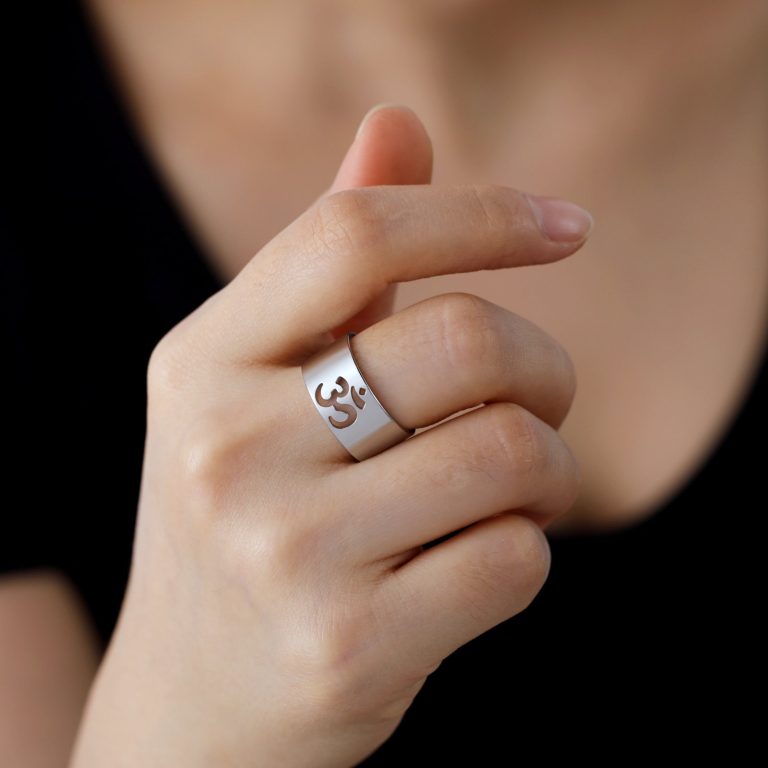 Bague-large-ajouree-en-acier-inoxydable-avec-symbole-Om-pour-la-meditation-et-le-picture-5