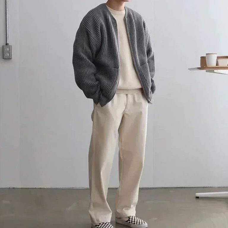 Blouson-type-bomber-en-maille-cotelee-avec-fermeture-zippee-et-poches-laterales-picture-10