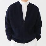 Blouson-type-bomber-en-maille-cotelee-avec-fermeture-zippee-et-poches-laterales-picture-3