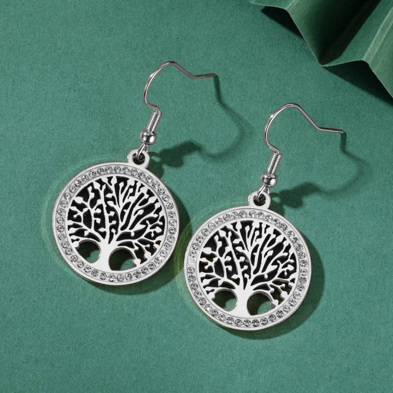 Boucles acier inoxydable pendantes ornées d'un arbre de vie ajouré serti de strass