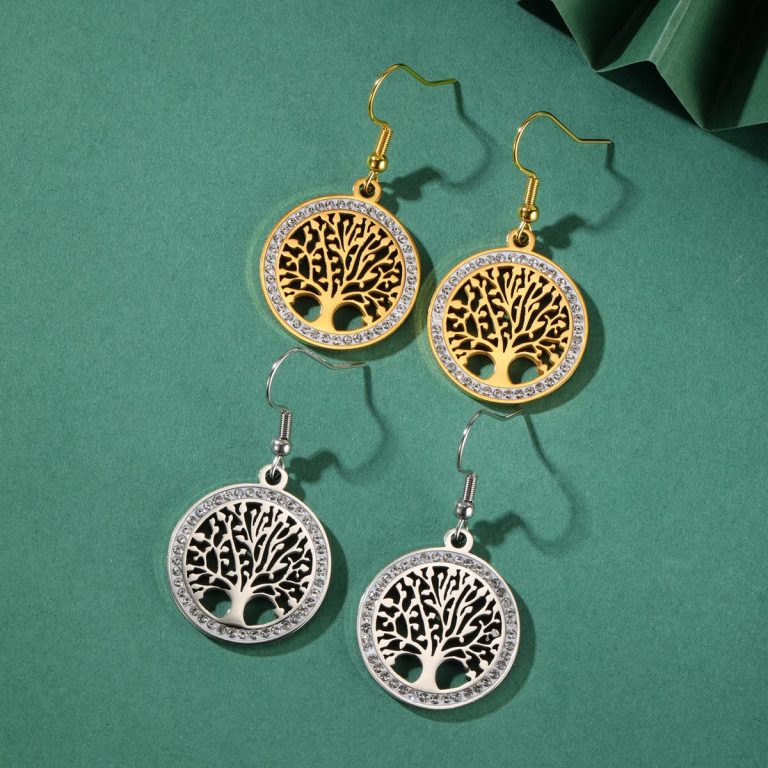Boucles acier inoxydable pendantes ornées d'un arbre de vie ajouré serti de strass