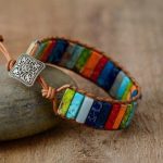 Bracelet-7-chakras-authentique-a-perles-multicolores-sur-cordon-en-cuir-avec-nud-picture-4