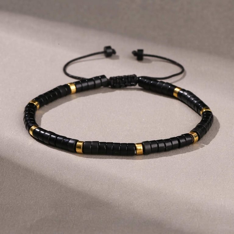 Bracelet-en-pierre-naturelle-avec-perles-plates-et-espaceurs-dores-sur-cordon-tr-watermark-6523