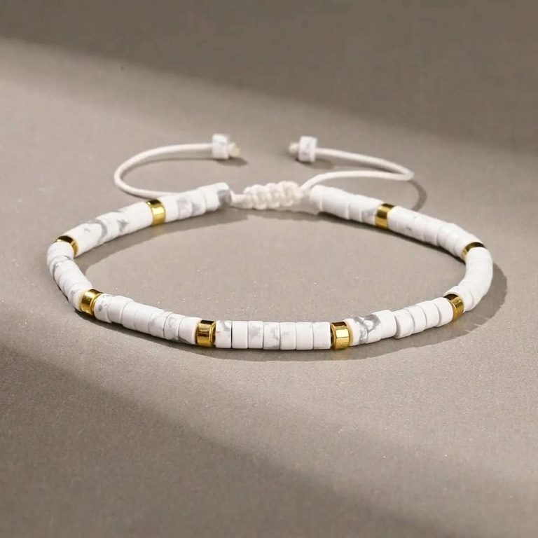 Bracelet-en-pierre-naturelle-avec-perles-plates-et-espaceurs-dores-sur-cordon-tr-watermark-7429