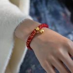 Bracelet-en-tissu-tresse-avec-perles-decoratives-dorees-et-clochette-en-metal-do-picture-5