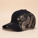 Casquette-de-baseball-a-dragon-dore-avec-caracteres-sur-la-visiere-miniature-2