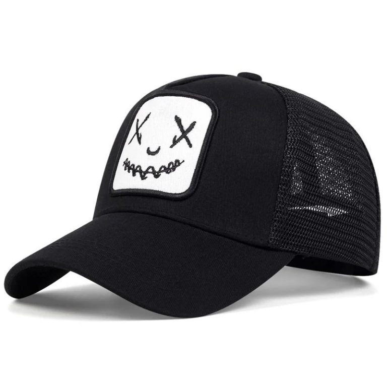 Casquette filet respirante à motif visage brodé