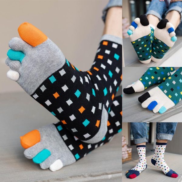 Chaussettes à cinq doigts en coton à motifs de carrés multicolores et orteils en couleurs unies