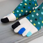 Chaussettes-a-cinq-doigts-en-coton-a-motifs-de-carres-multicolores-et-orteils-en-picture-11