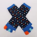 Chaussettes-a-cinq-doigts-en-coton-a-motifs-de-carres-multicolores-et-orteils-en-picture-12