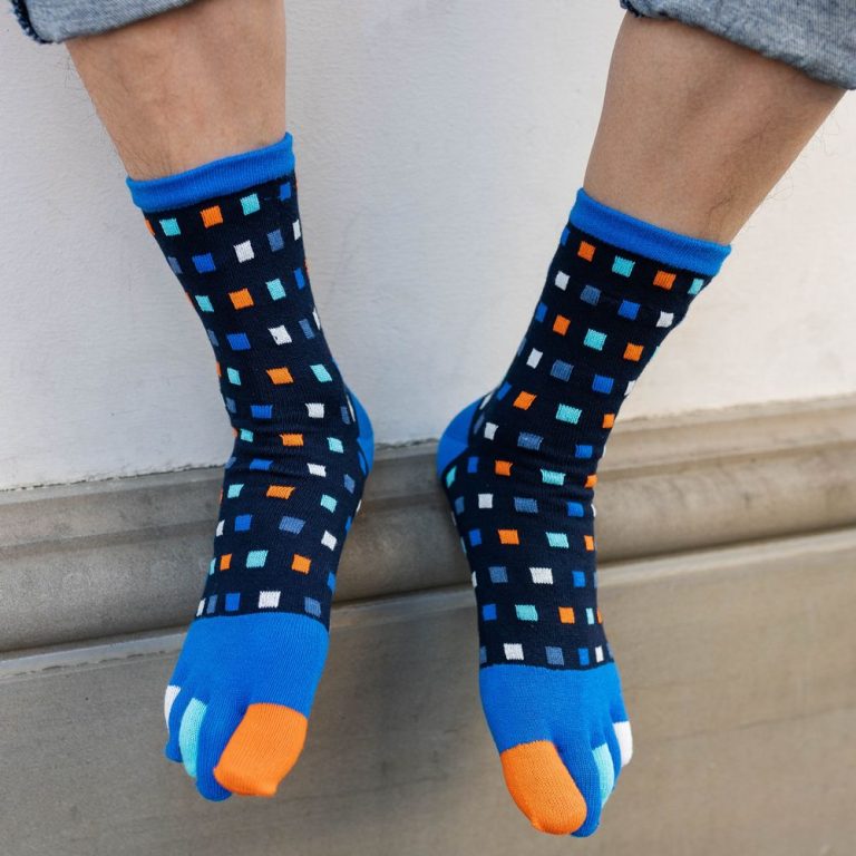 Chaussettes-a-cinq-doigts-en-coton-a-motifs-de-carres-multicolores-et-orteils-en-picture-3