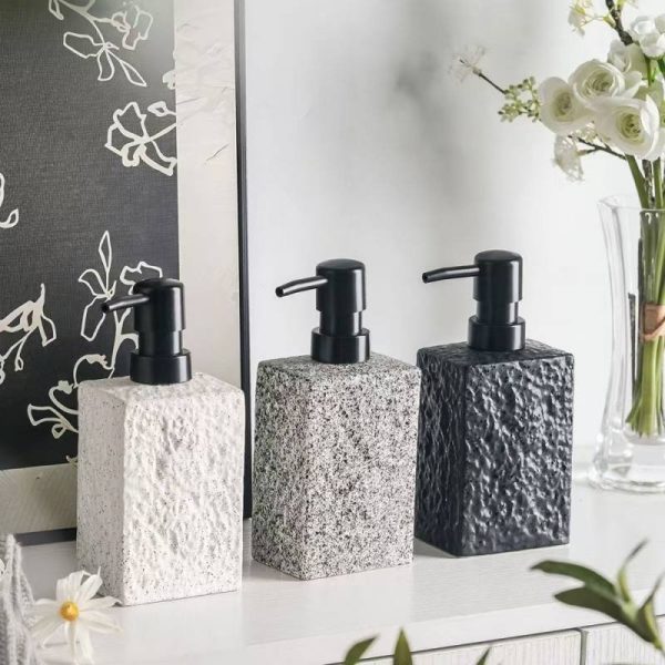 Distributeur de savon liquide en céramique texturée pour salle de bain, style minimaliste contemporain