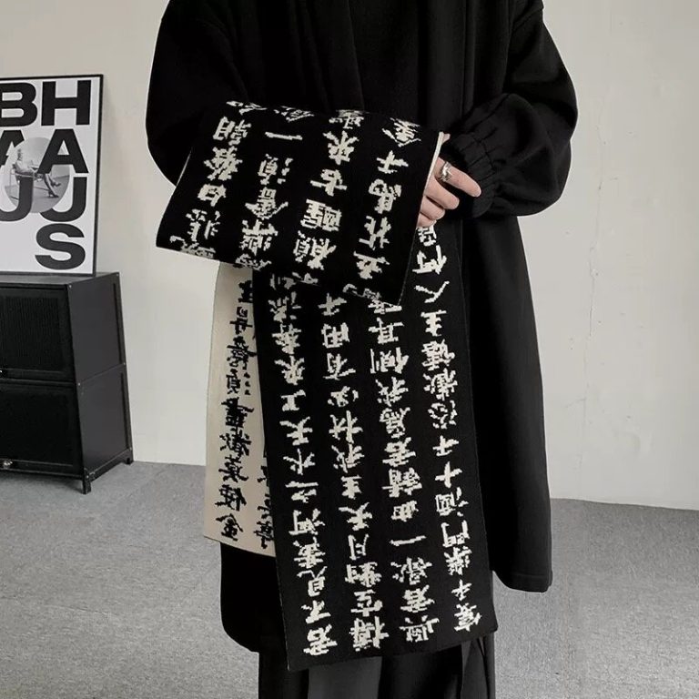 Écharpe longue à calligraphie japonaise sur fond bicolore en tricot nylon et viscose