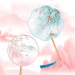 Eventail-japonais-uchiwa-en-soie-a-motifs-floraux-et-paysage-sur-manche-en-bambo-picture-1