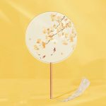 Eventail-japonais-uchiwa-en-soie-a-motifs-floraux-et-paysage-sur-manche-en-bambo-picture-10
