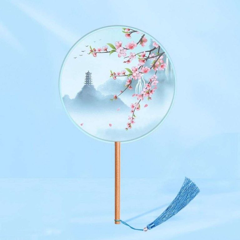 Eventail-japonais-uchiwa-en-soie-a-motifs-floraux-et-paysage-sur-manche-en-bambo-picture-13