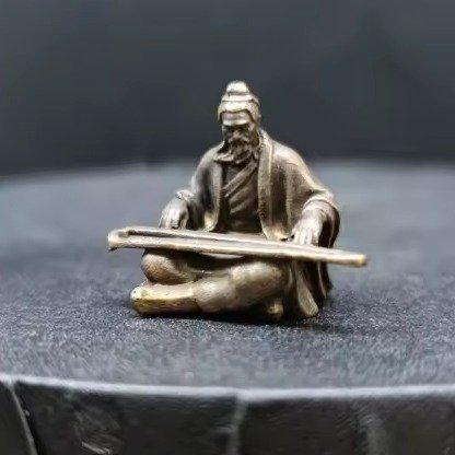 Figurine-miniature-de-musicien-au-guqin-japonais-en-laiton-patine-picture-1