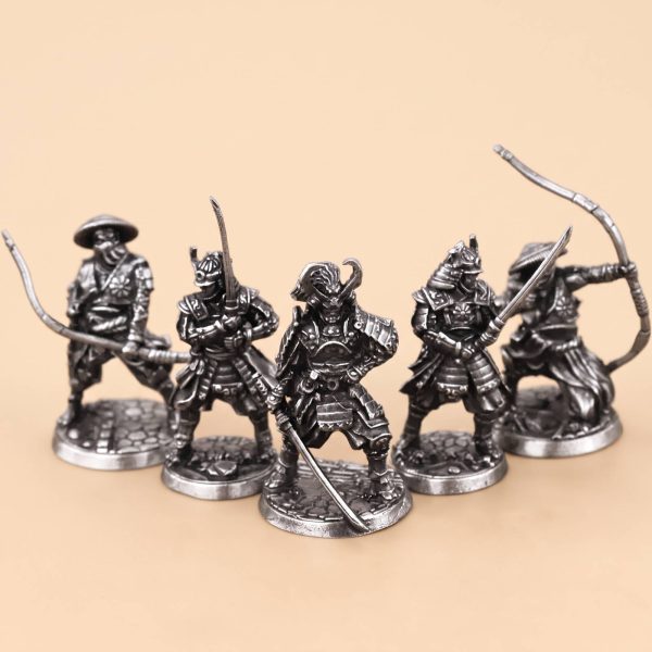 Figurine samouraï miniature en métal