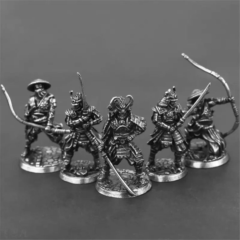 Figurine-samourai-miniature-en-metal-avec-armure-traditionnelle-japonaise-picture-1