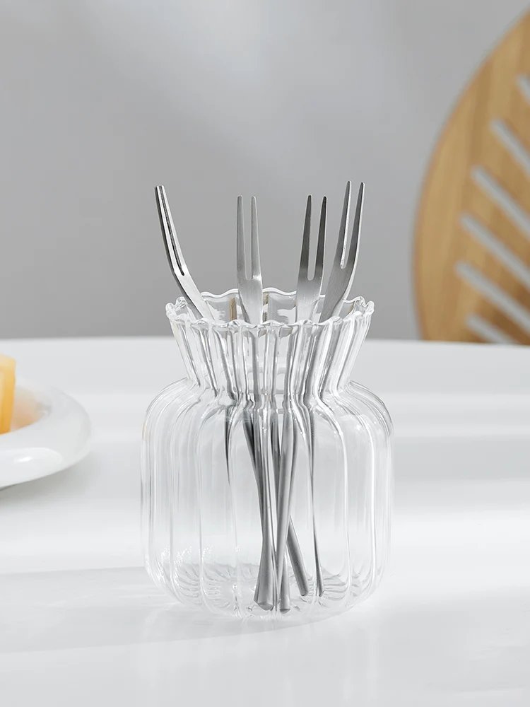 Fourchette-a-fruits-inox-au-design-minimaliste-et-manche-cylindrique-poli-picture-2