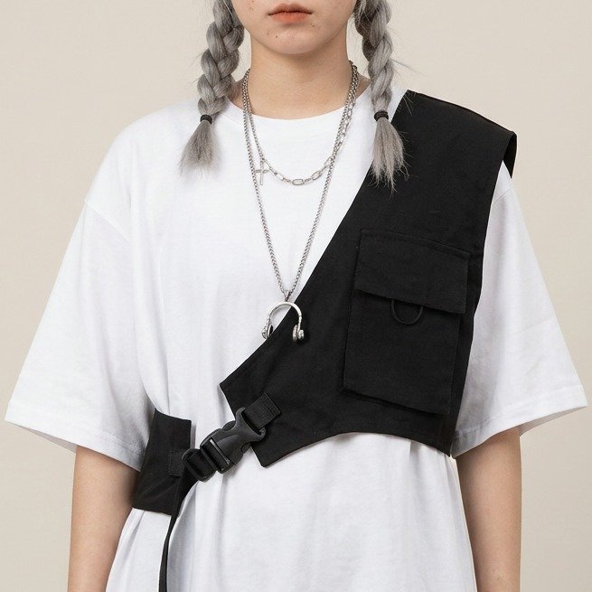 Gilet-tactique-techwear-en-bandouliere-avec-sangles-ajustables-picture-1-1
